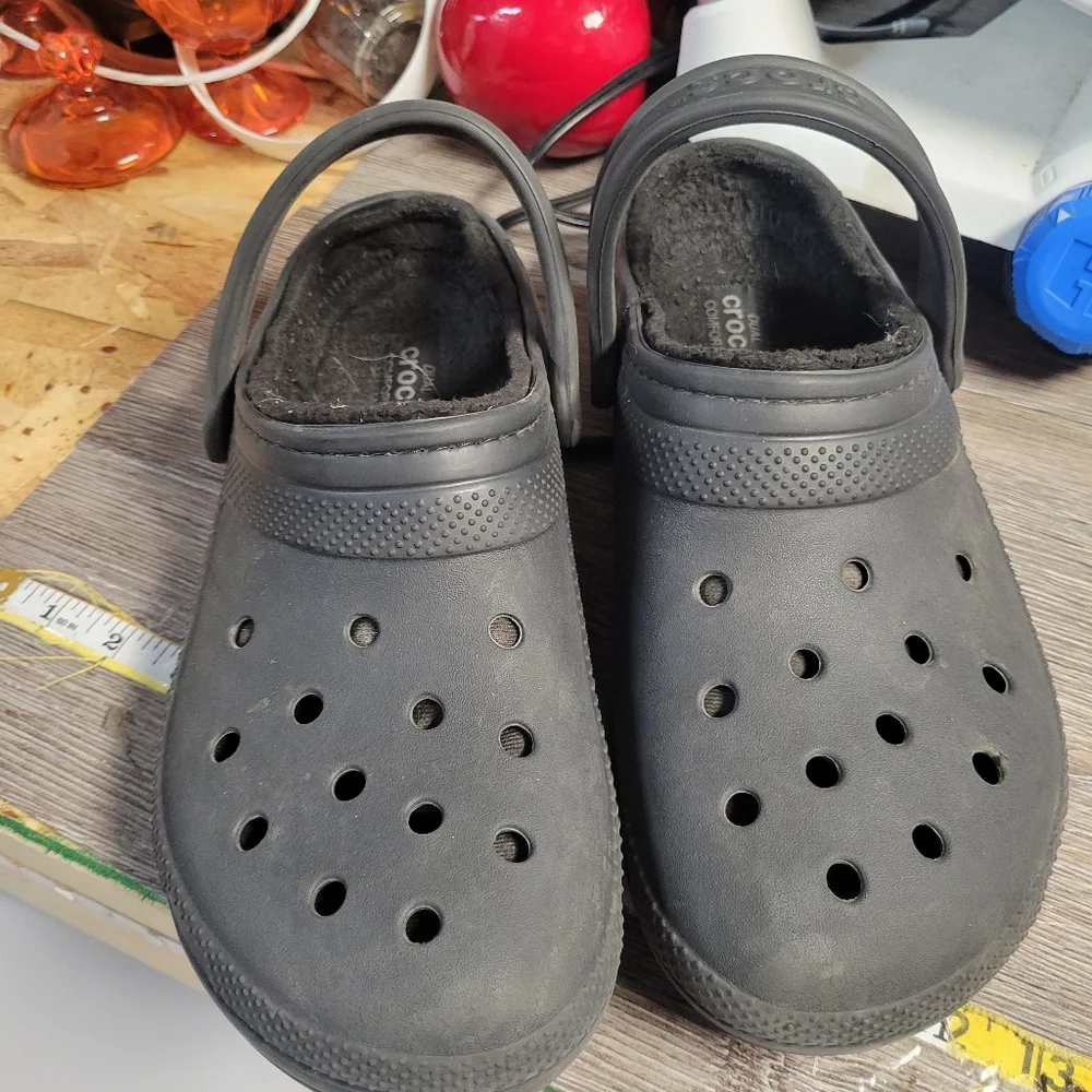 Crocs Black Lined Slip On‎ Shoes Mens Size 9 Womans 11